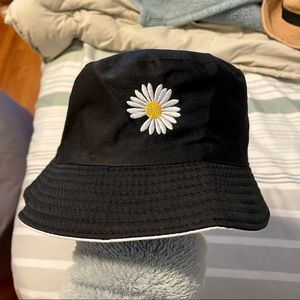 Black and white reversible Flower bucket hat